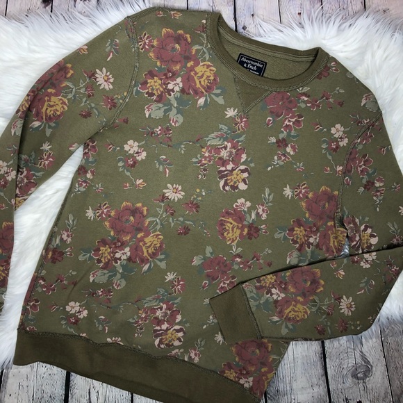 Abercrombie & Fitch Tops - Abercrombie & Fitch Oversized Floral Sweatshirt